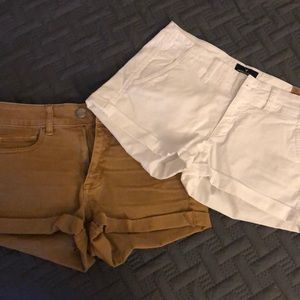 Pair of American eagle shortie shorts size 2